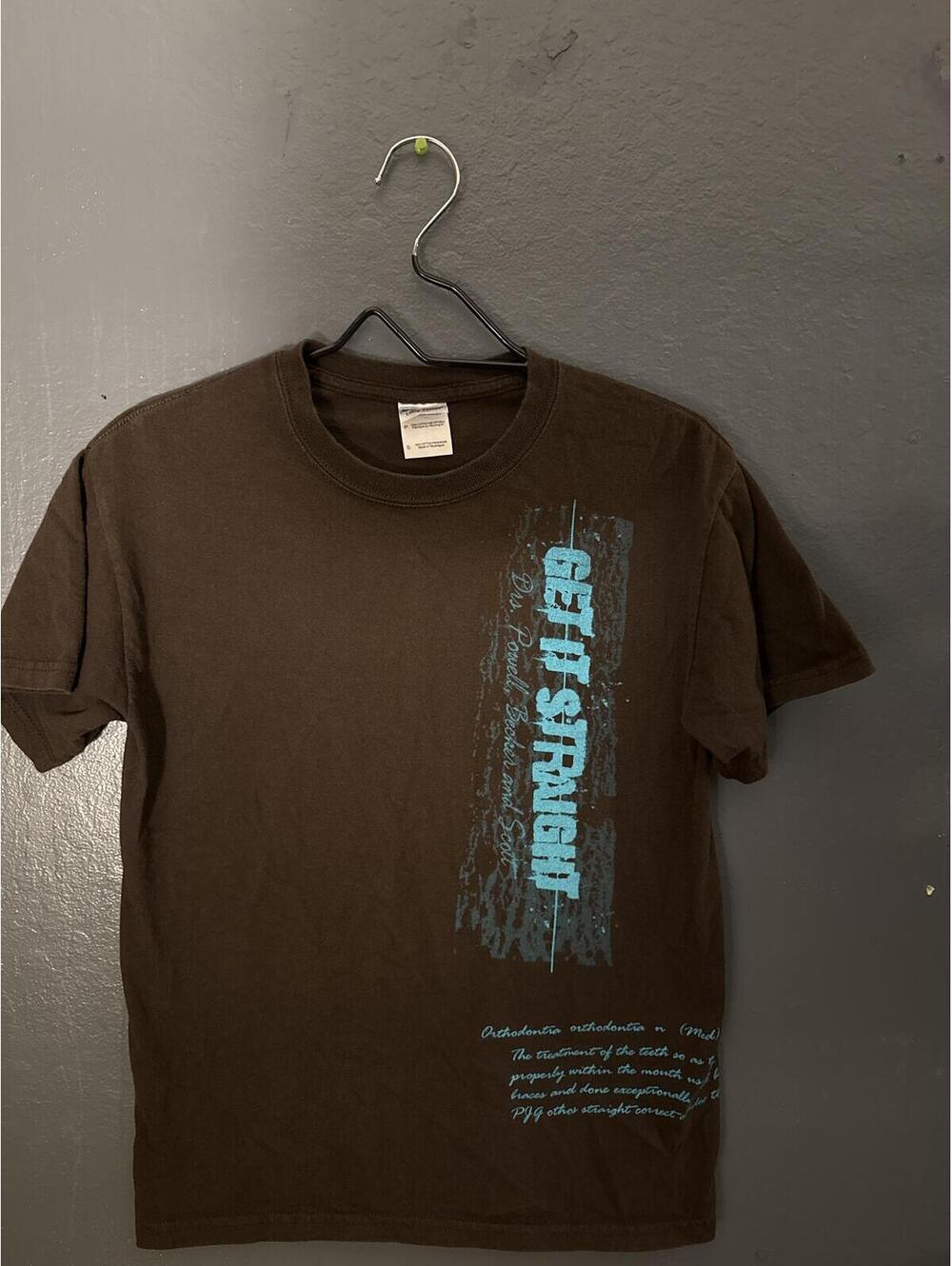Gildan Ultra Cotton Brown Graphic T-Shirt Size Small